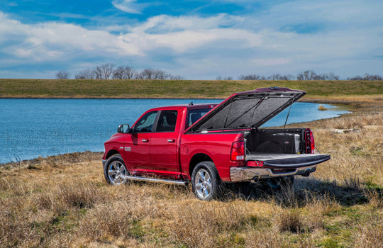 UnderCover 19-20 Ram 1500 (w/o Rambox) 5.7ft Elite LX Bed Cover - Billet Silver