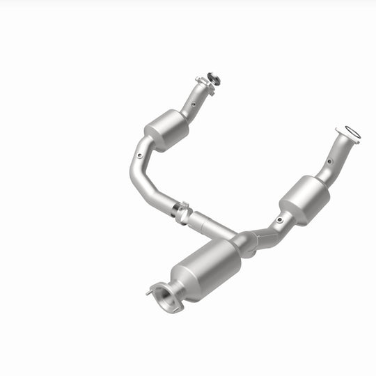 MagnaFlow 2021 Chevrolet Express 2500 4.3L Underbody Direct-Fit Catalytic Converter