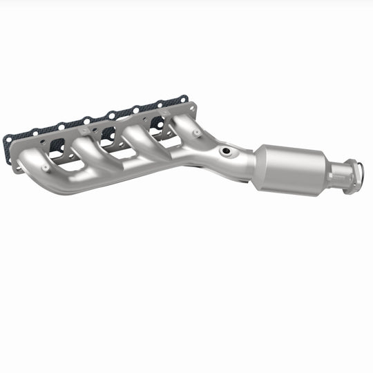 Magnaflow 05-06 Nissan Titan 5.6L Direct Fit Converter