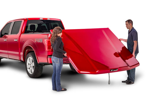 UnderCover 16-20 Toyota Tacoma 5ft Elite LX Bed Cover - Bright Red (Req Factory Deck Rails)