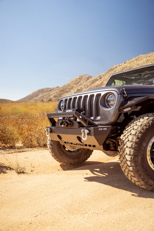 DV8 Offroad 07-23 Jeep Wrangler/Gladiator JT/JK/JL FS-25 Stubby Front Bumper w/Plated Bull Bar