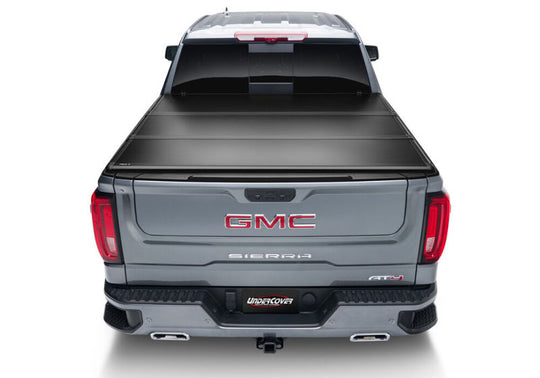 UnderCover Ram 19-21 Classic 1500 / 02-21 2500/3500 6.4ft (Does not fit Rambox) Triad Bed Cover