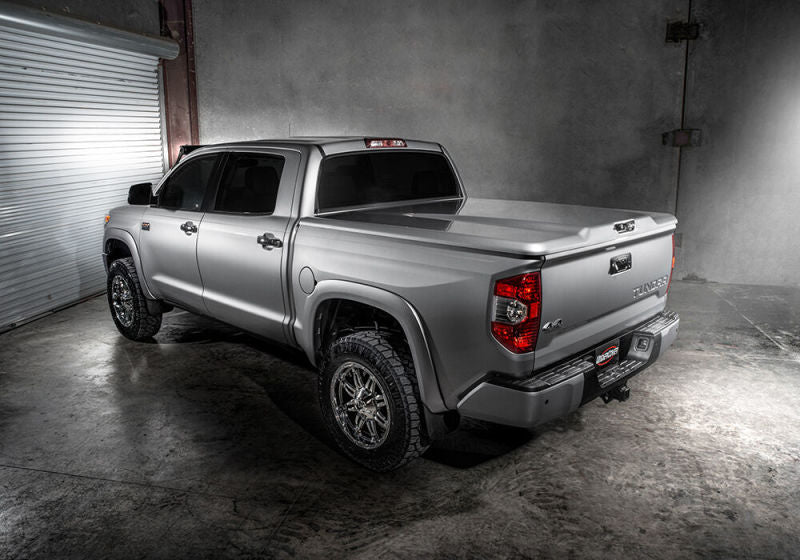 UnderCover 2022 Toyota Tundra Crew Cab 5.5ft w/o Trail Box Elite LX Bed Cover - Platinum White Pearl