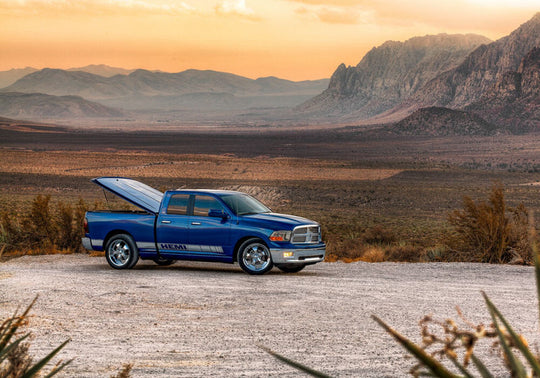 UnderCover 2019 Chevy Silverado 1500 6.5ft Lux Bed Cover - Deep Ocean Blue