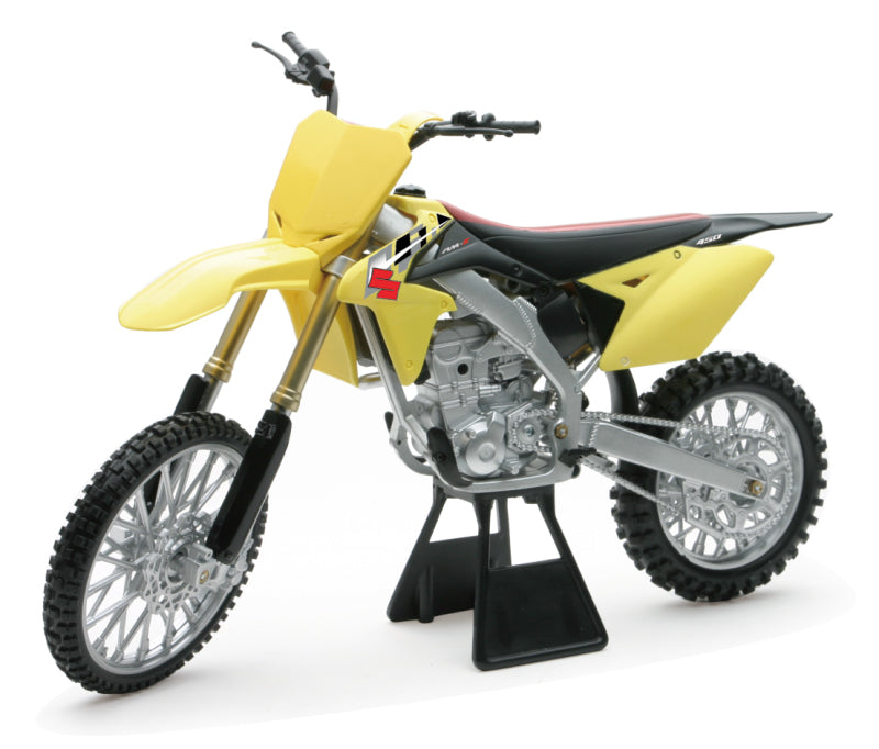 New Ray Toys Suzuki RM-Z450 Dirt Bike/ Scale - 1:6