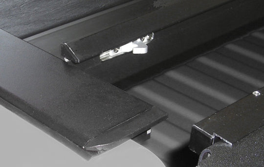 Roll-N-Lock 04-07 Chevy Silverado/Sierra Denali 1500 Crew Cab XSB 68-2/16in M-Series Tonneau Cover