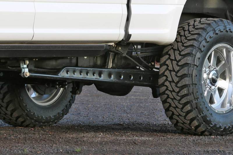 Fabtech 17-21 Ford F250/350 4WD Floating Rear Traction Bar System