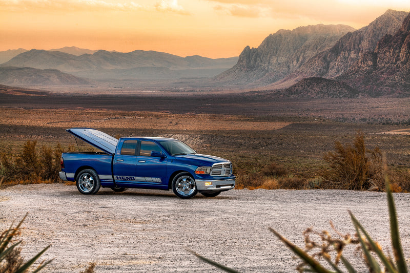 UnderCover 2019 Chevy Silverado 1500 5.8ft Lux Bed Cover - Deep Ocean Blue