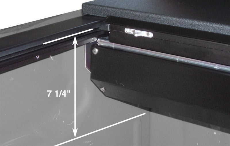 Roll-N-Lock 03-08 Dodge Ram 1500/2500/3500 SB 74-11/16in M-Series Retractable Tonneau Cover