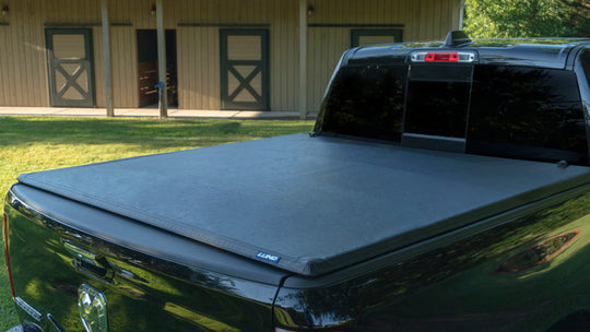 Lund 21+ Ford F-150 (5.5ft. Bed) Genesis Tri-Fold Tonneau Cover - Black