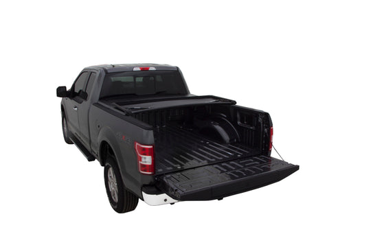 Lund 05-17 Nissan Frontier (5ft. Bed w/o Utility TRack) Genesis Tri-Fold Tonneau Cover - Black