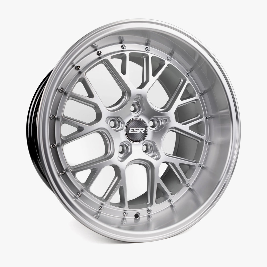 CS11 18X10.5 5X114.3 +15 HYPER SILVER FACE MACHINED LIP