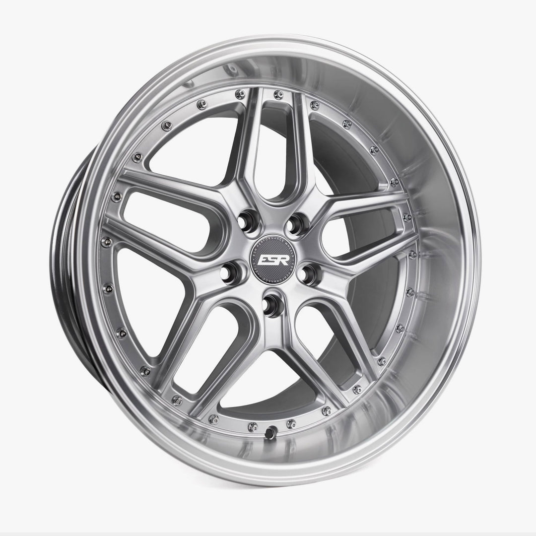 CS15 18X9.5 5X100 +35 HYPER SILVER FACE MACHINED LIP